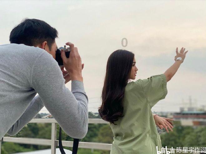 马伊琍林青霞二十四年后首同框，两个人都为了婚姻舍弃了自我！