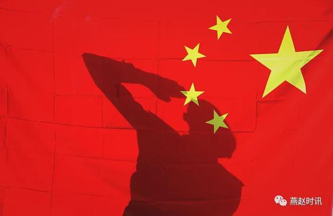 庆余年2放出全新预告，庆帝被炸到一脸黑，口吐黑烟像刚挖煤回来
