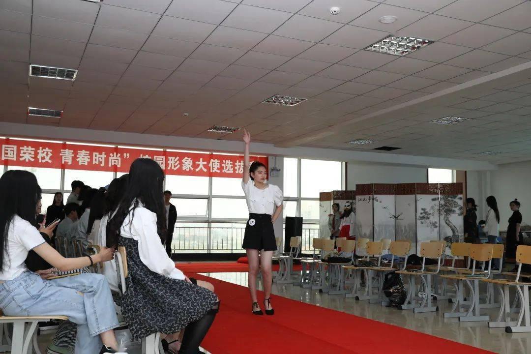 小猫钓鱼游戏龙王版有船
