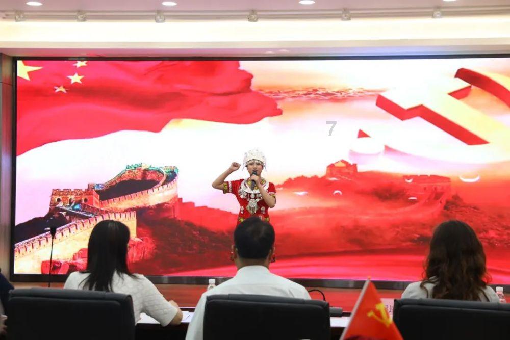 世界最悲催的海军，刚买来40艘军舰，回头一看“海”却没了