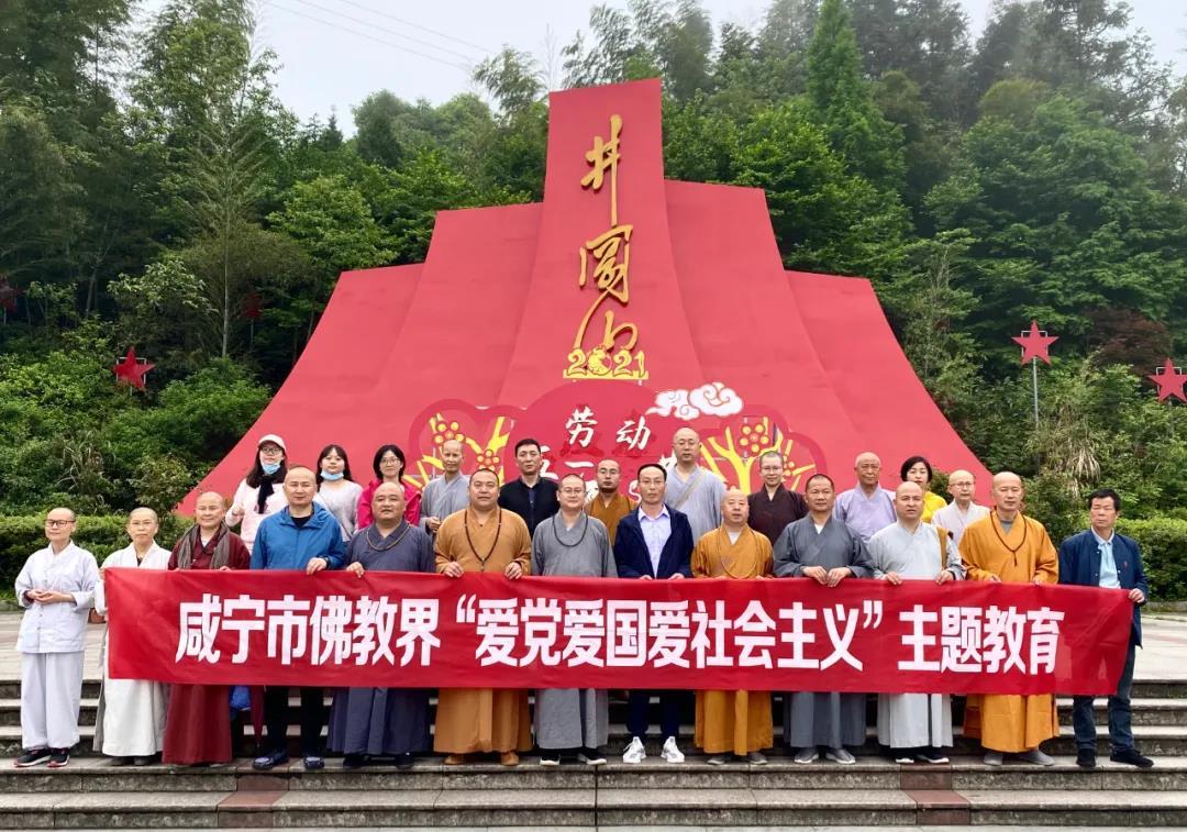 逃离春雨下的房子