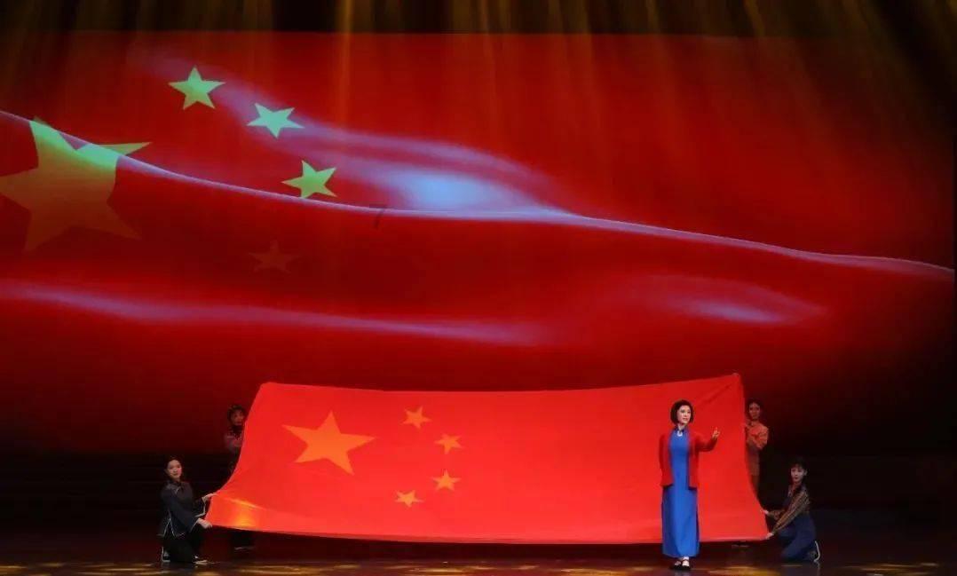 我国公交行业积极推进适老化更新改造 让老年人出行更便捷