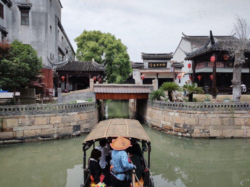 你去饭店吃饭注意过餐位费吗？餐位费该不该交？游戏画面