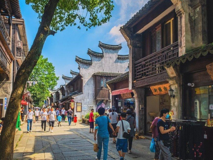纳斯达克100ETF（159659）昨日强势吸金超7600万元，规模创上市新高，年内份额激增123%位居同类第一！