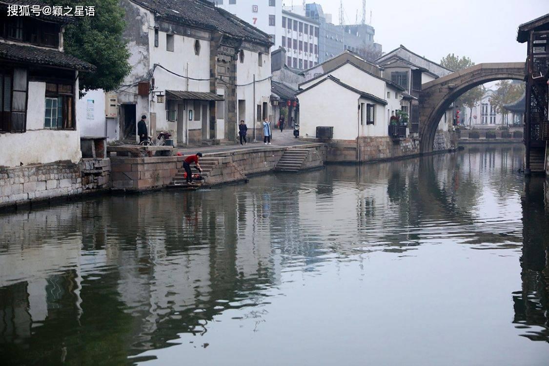 楼上小孩太吵，跑跳，可以报警吗？游戏画面