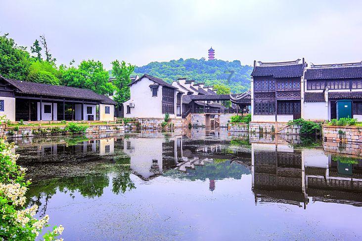 雨雪天 在一线 | 四川叙永县开展“除冰”护路行动