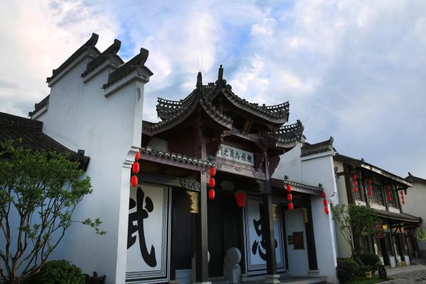 为什么有些父母总是觉得他们对子女做出什么事都是正确的呢？
