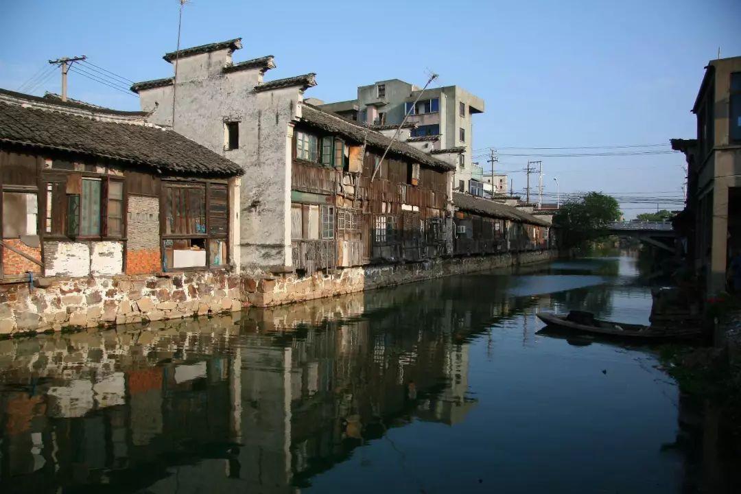 岁宝百货盘中异动 下午盘股价大跌11.11%报0.040港元