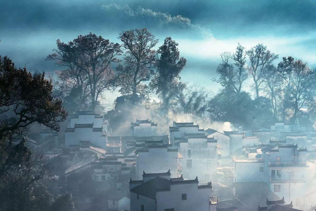 时尚芭比做美甲