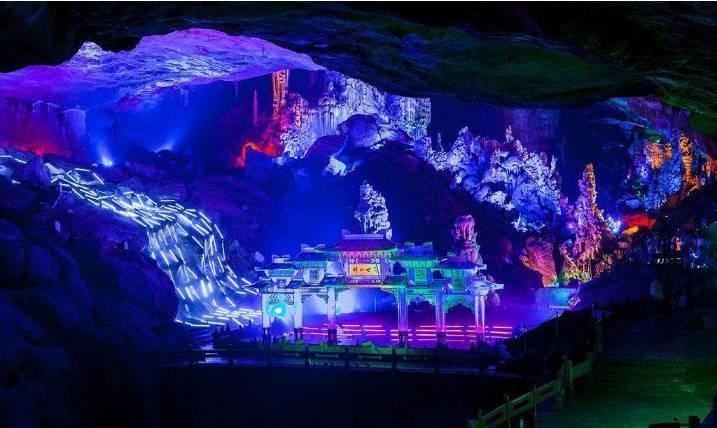 中东“武则天”莫扎飒爽复仇史：嫁仇人儿子，脚踩卡塔尔王朝